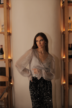 Cargar imagen en el visor de la galería, Blusa Valeria plata