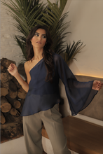 Cargar imagen en el visor de la galería, Blusa Sofía marino