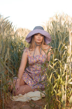 Cargar imagen en el visor de la galería, Bucket Hat CARLOTA